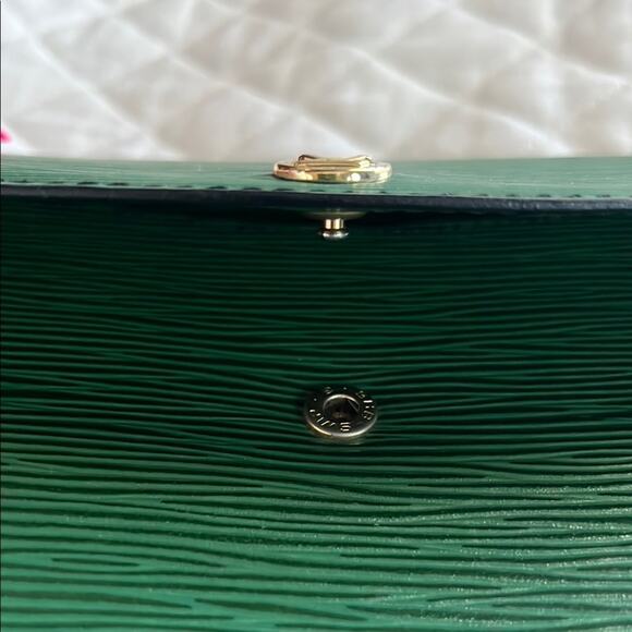 LOUIS VUITTON Epi Montaigne 27 Clutch Bag Green M52654 LV Auth - COA on purchase - Picture 7 of 10